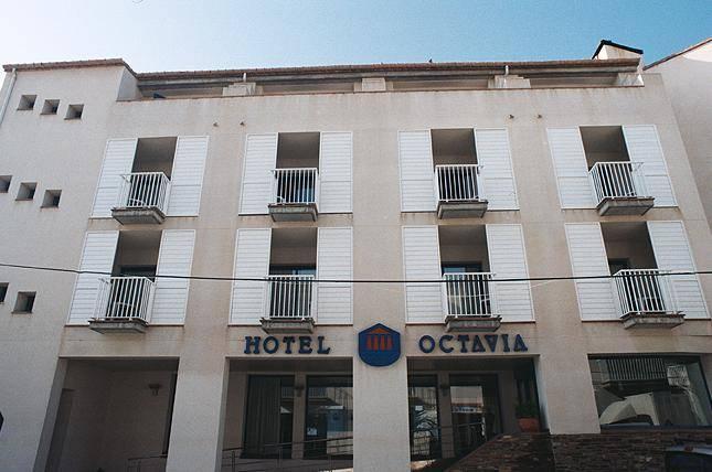 Hotel Octavia Кадакес Екстер'єр фото